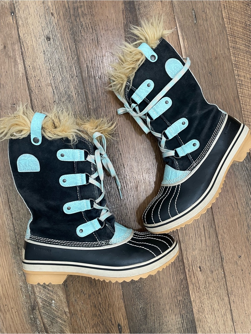 Sorel waterproof winter snow boots Wm 6